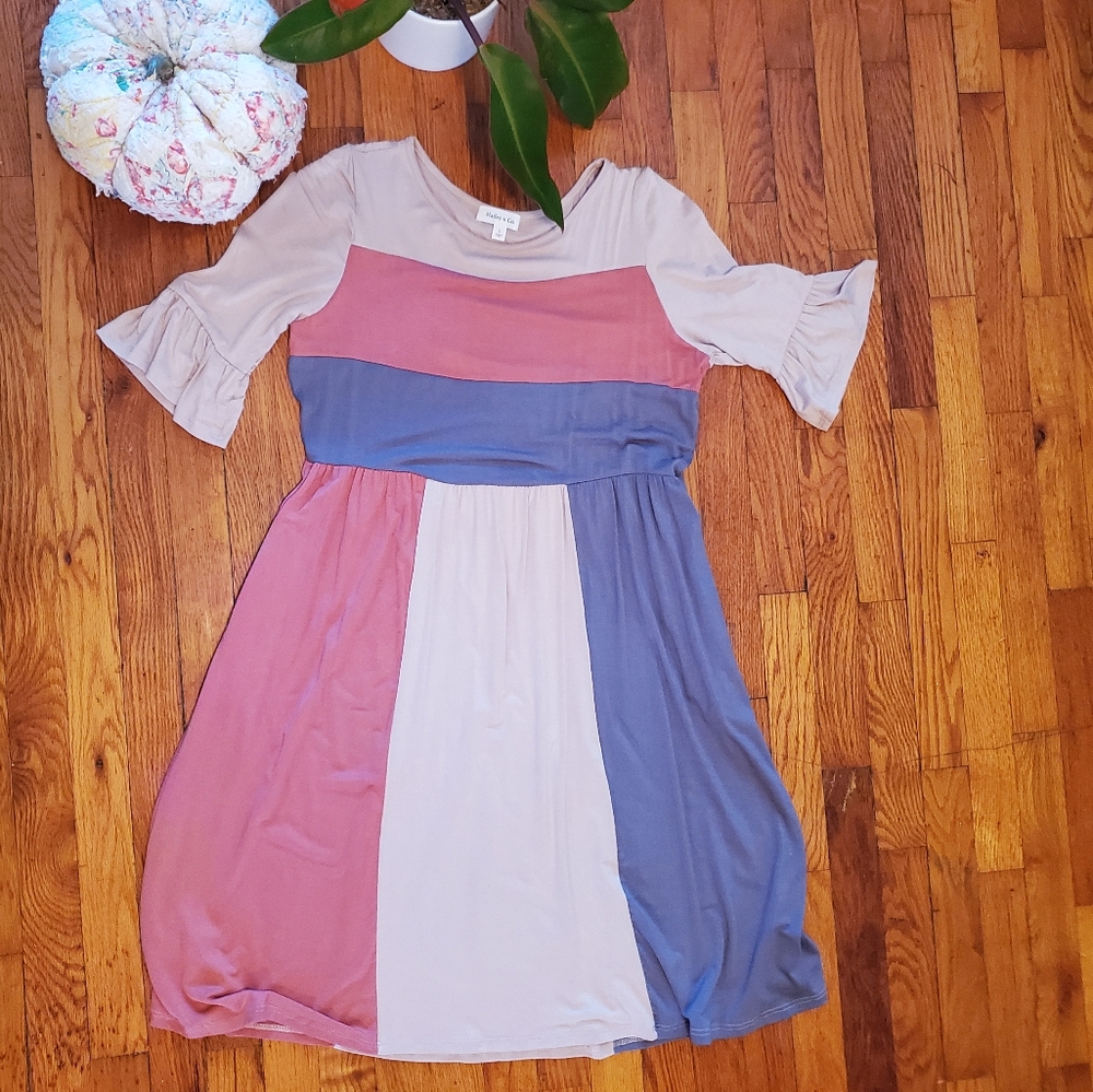 NWOT Tan/Mauve/Blue Midi Dress w/ Pockets